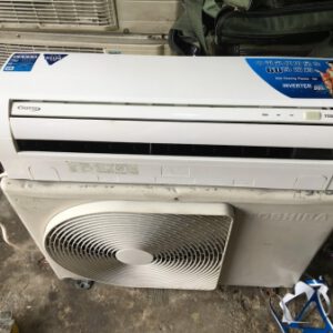 Máy lạnh cũ Toshiba 1,5 hp inverter tiết kiệm điện  mới 95%