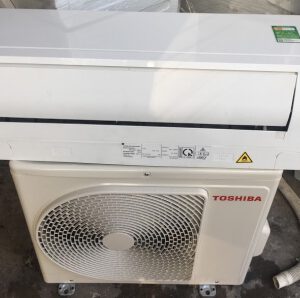 Máy lạnh Toshiba 1.0 HP RAS-H10QKSG-V MỚI 99%