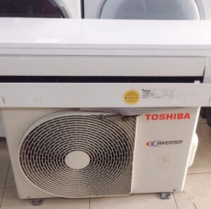 Máy lạnh Toshiba Inverter 2 HP RAS-H18G2KCV-V MƠI 95%