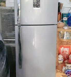 Tủ lạnh cũ Electrolux 255 lít ETB2600PE-RVN