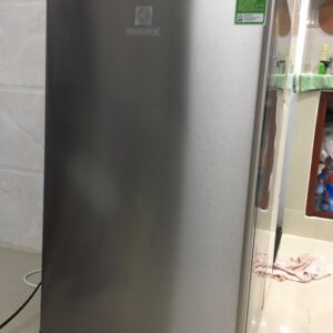 Tủ lạnh cũ Electrolux 92 lít EUM0900SA mới 99%