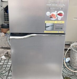 Tủ lạnh Panasonic Inverter 167 lít NR-BA189PPVN mới 99%