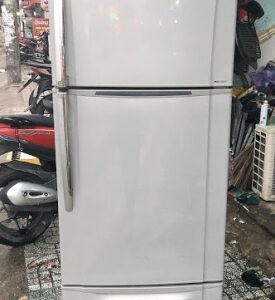 Tủ lạnh Toshiba GR-M35VDV 305 L không đóng tuyết mới 95%